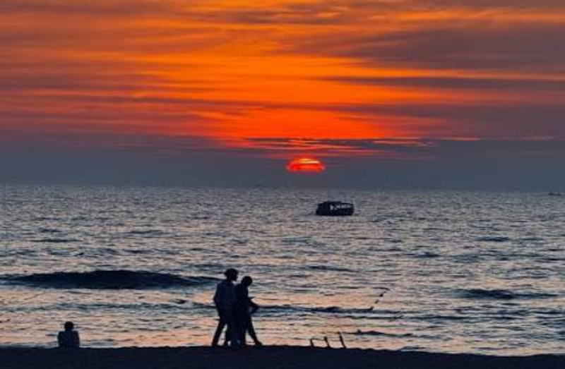 Sunset & Photography at Om Beach